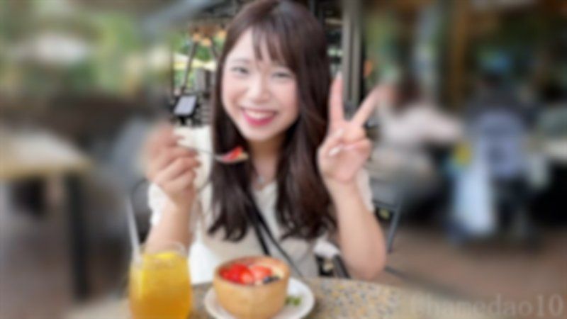 「不要…要壞掉了…」笑容可愛的天真爛漫抖M地方美容師。雖然緊張，但還是被猛烈地插入，理性崩潰。最後懇求播種，變成順從的自慰玩具…。