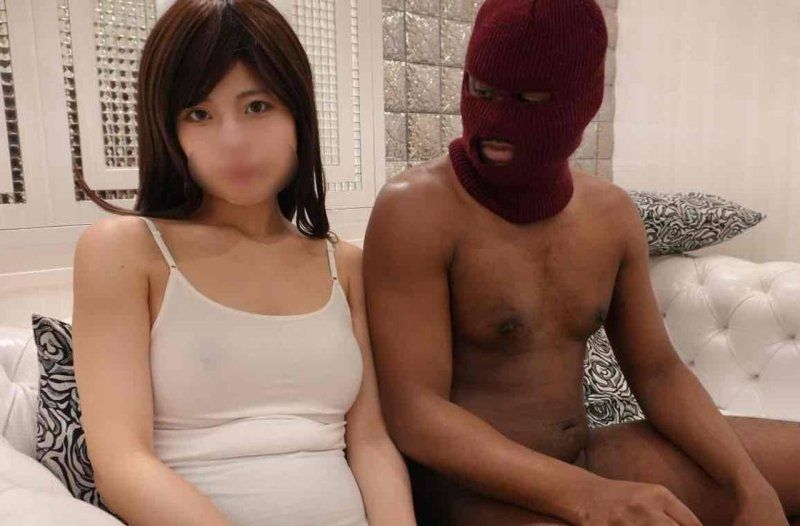 G罩杯清純系美人教師，在男友的提議下挑戰黑人NTR，被異次元級的黑人超巨根搞到高潮不斷！以高速活塞運動多次高潮，沉溺於快感，在男友面前完全變成母狗 第1章 【海外版】