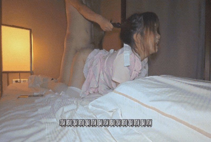 杏吧傳媒 被金主爸爸無套爆操清純淫靡並存-琳崽