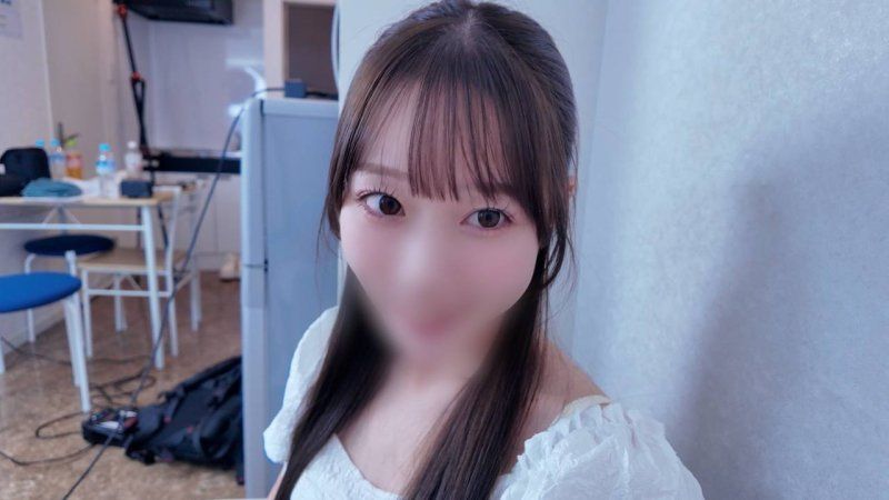 【無・大量內射】殿堂級SSS級白肌清純19歲小唯。剛出獄的50多歲巨根大叔對她慾火焚身,將濃稠精液大量注入她緊繃的粉紅色小穴,為她播種……