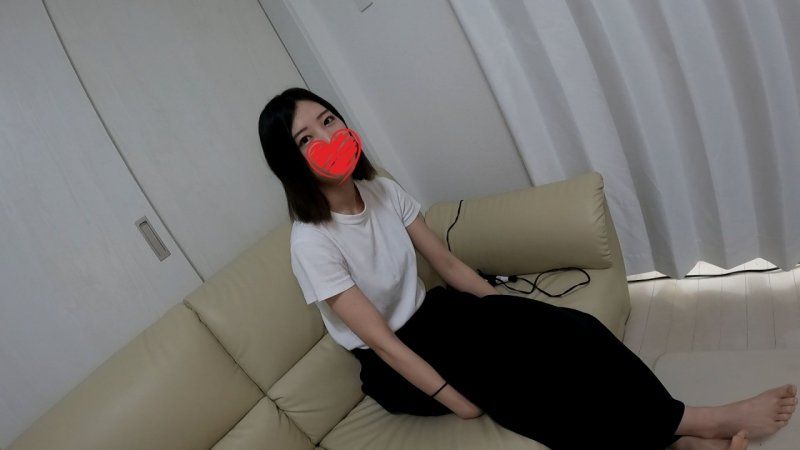 超真實的真槍實彈NTR！在新婚不久的家中♡一邊擔心老公何時回家，一邊讓淫亂人妻高潮到不行並中出♡