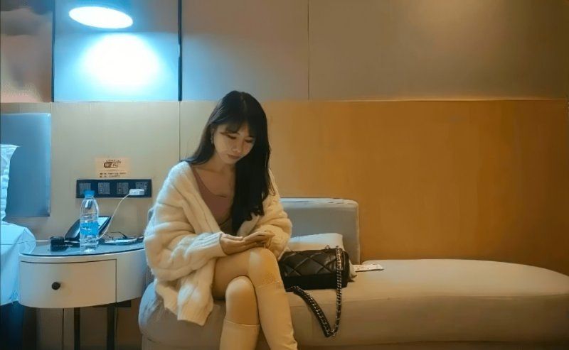 杏吧傳媒 高顏值白靴性感妹子啪啪舌吻口交摸逼上位騎坐