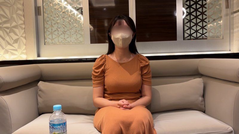 【性愛天才再次登場】太過色情的25歲護理師。讓雜魚淫穴高潮到痙攣，再用強制口交和猛烈活塞運動讓她高潮→無套顏射